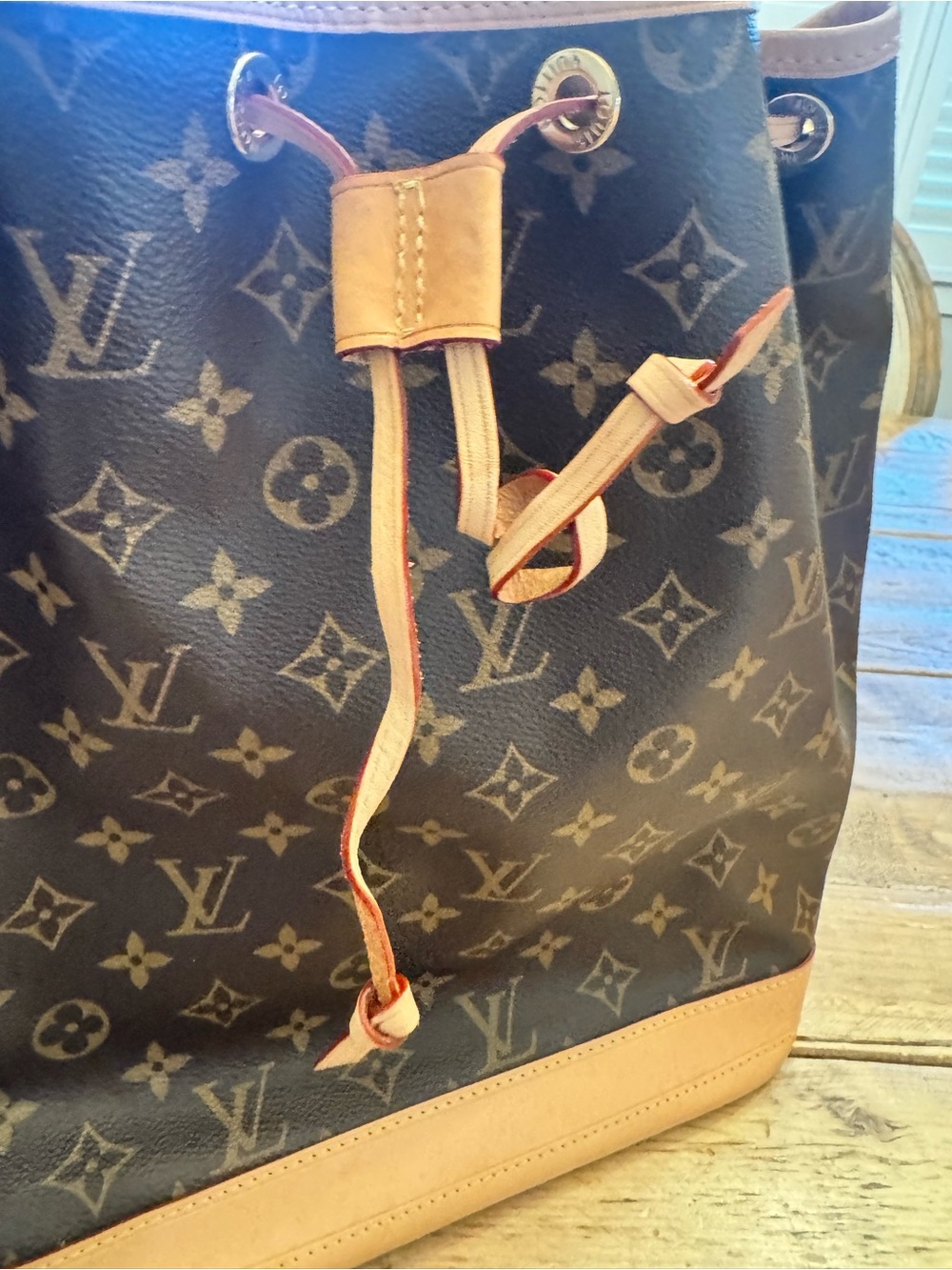 Louis Vuitton | LV Monogram Noé Drawstring Bucket Bag in Brown/Tan - Picture 13 of 16